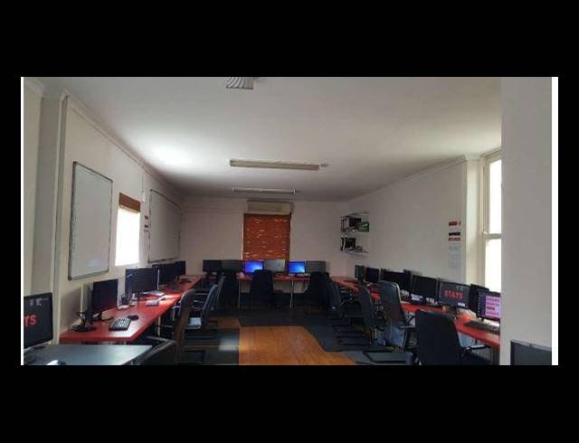 275M² OFFICE TO LET IN GARDENS